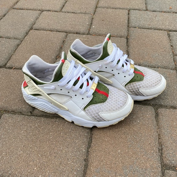 Nike Air Huarache x Gucci color way sneaker (men’s 9) - Picture 2 of 6